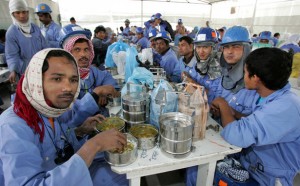 katar_dunya_kupasi_isci_1