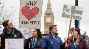 ingiltere 160309-junior-doctors