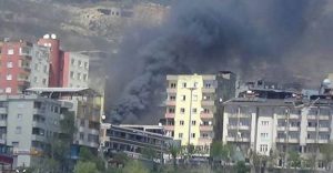 diha_sirnakta_mahalleler_obuslerle_araliksiz_bombalaniyor_h65889_d51ee
